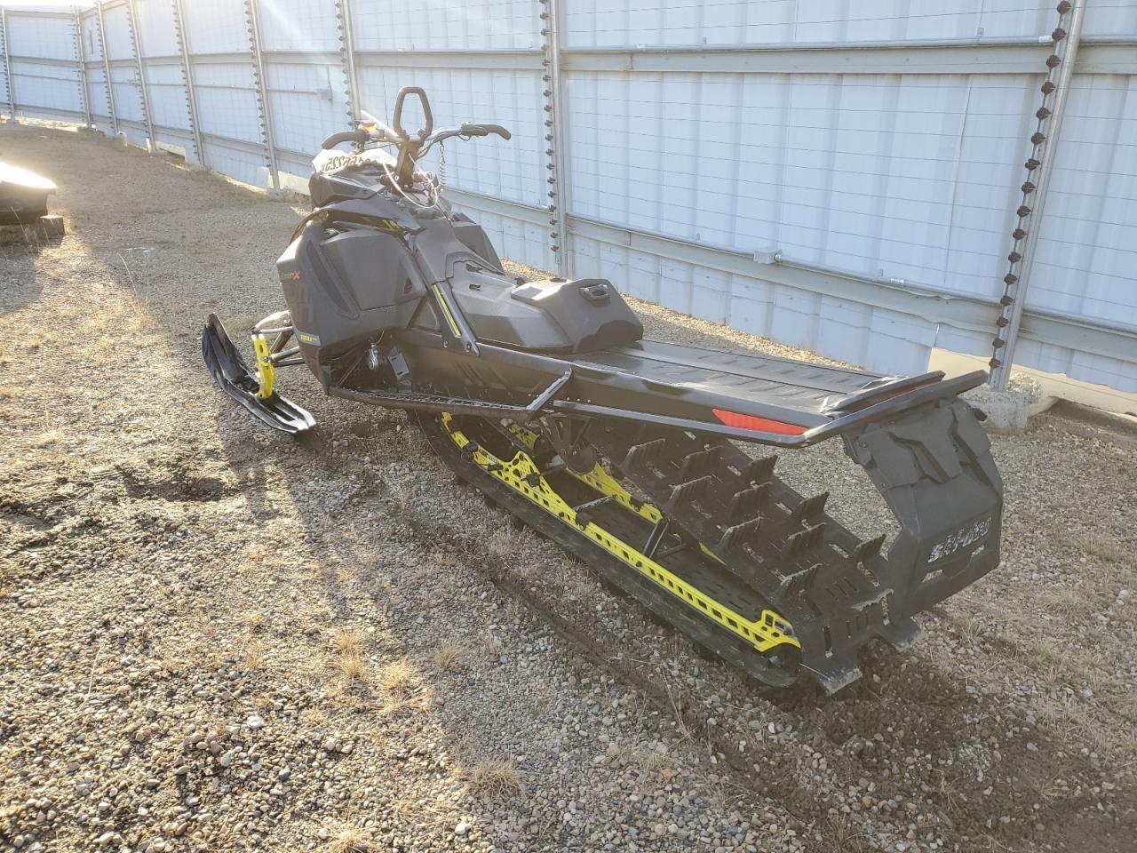 2017 Skidoo Summit X 850 E-TEC