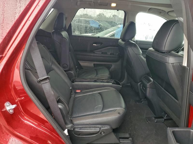 2024 Nissan Pathfinder sl