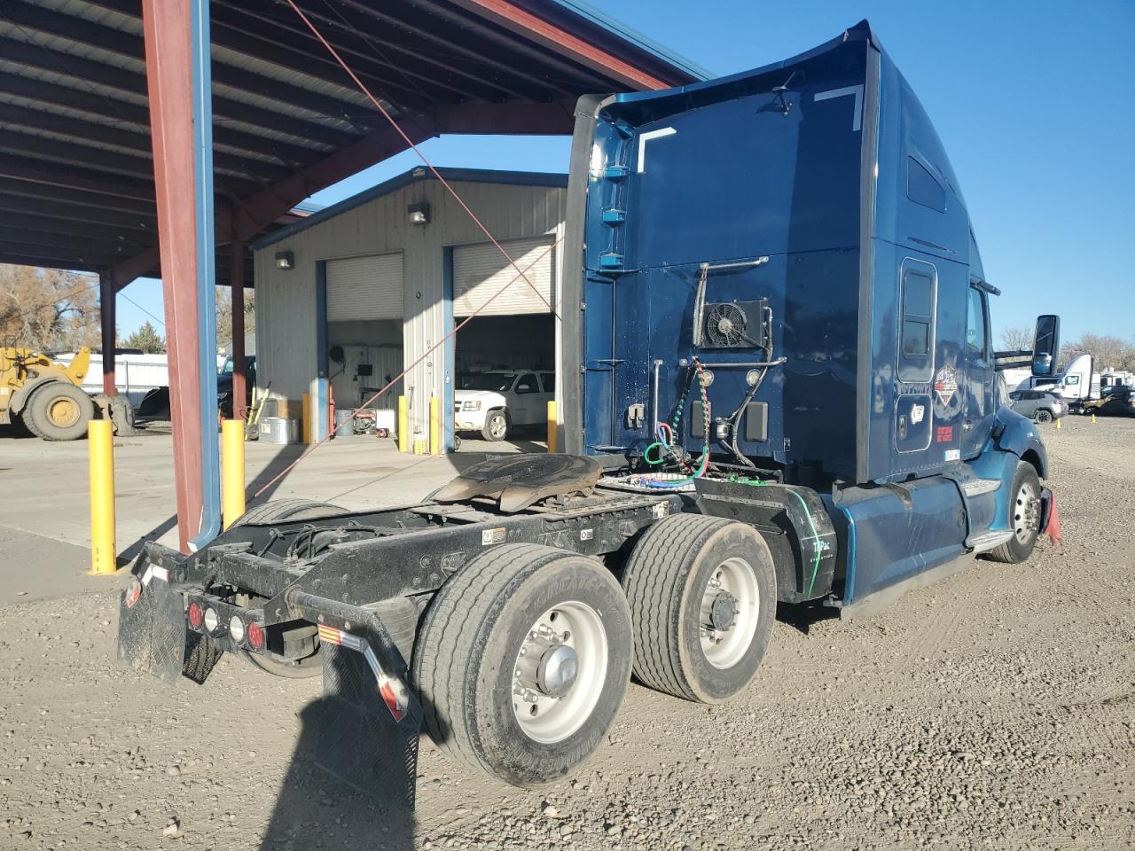 2020 Kenworth T680 Semi Truck