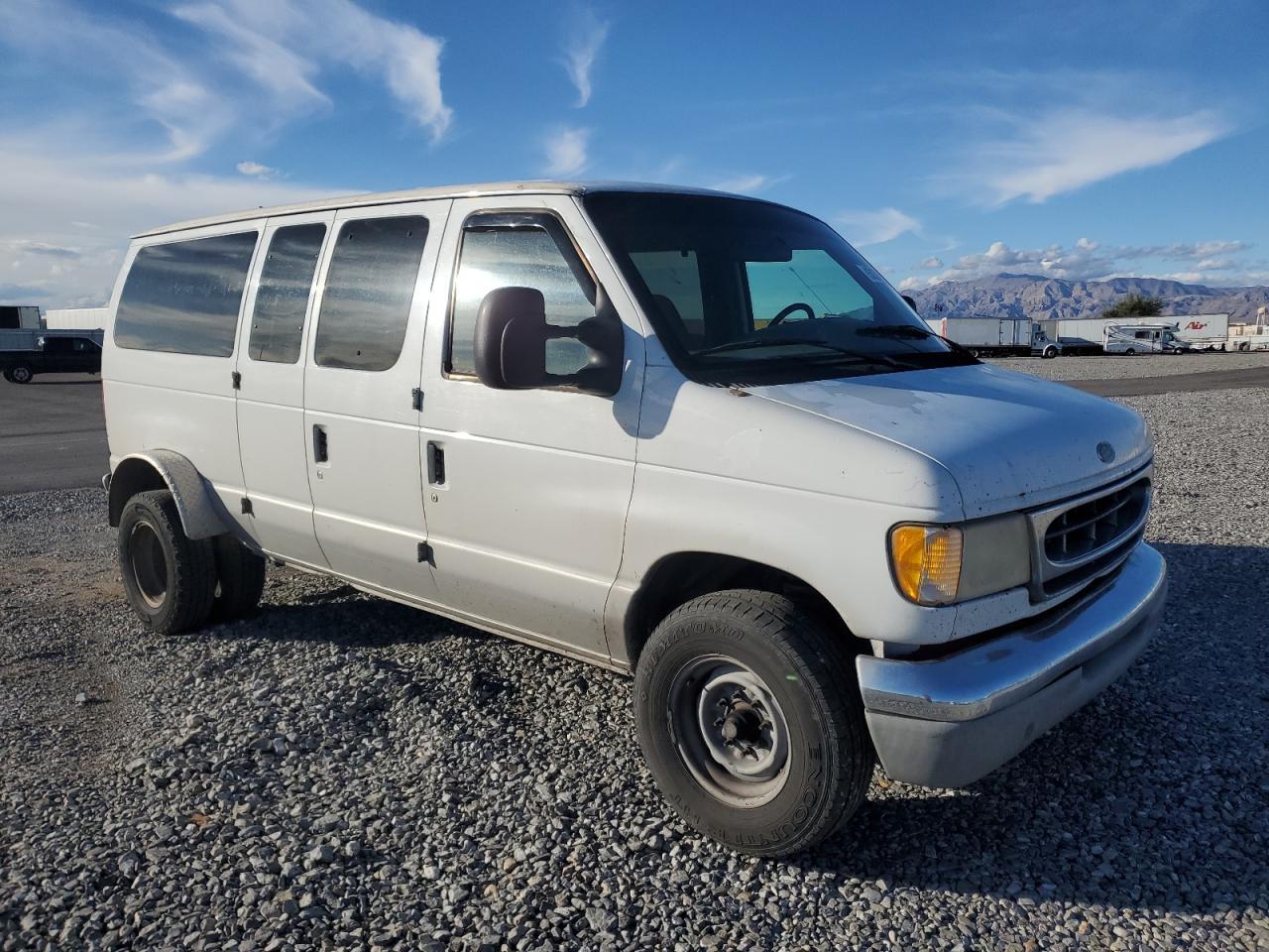 2000 Ford Econoline E350 Super Duty Wagon
