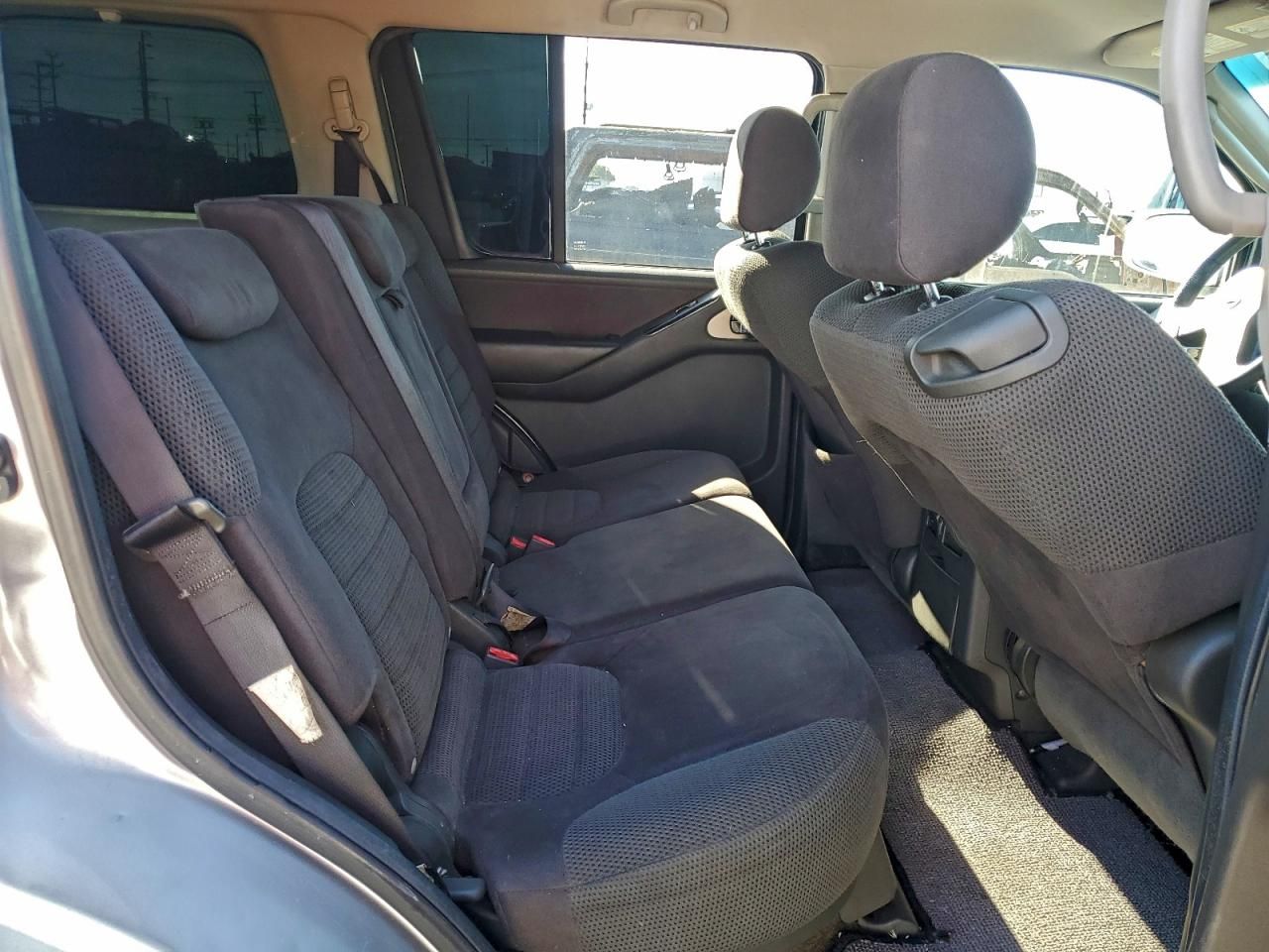 2005 Nissan Pathfinder le