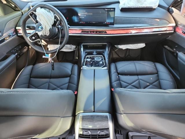 2025 BMW 740 i