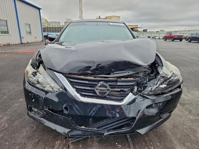 2017 Niss Altima 2.5 sr