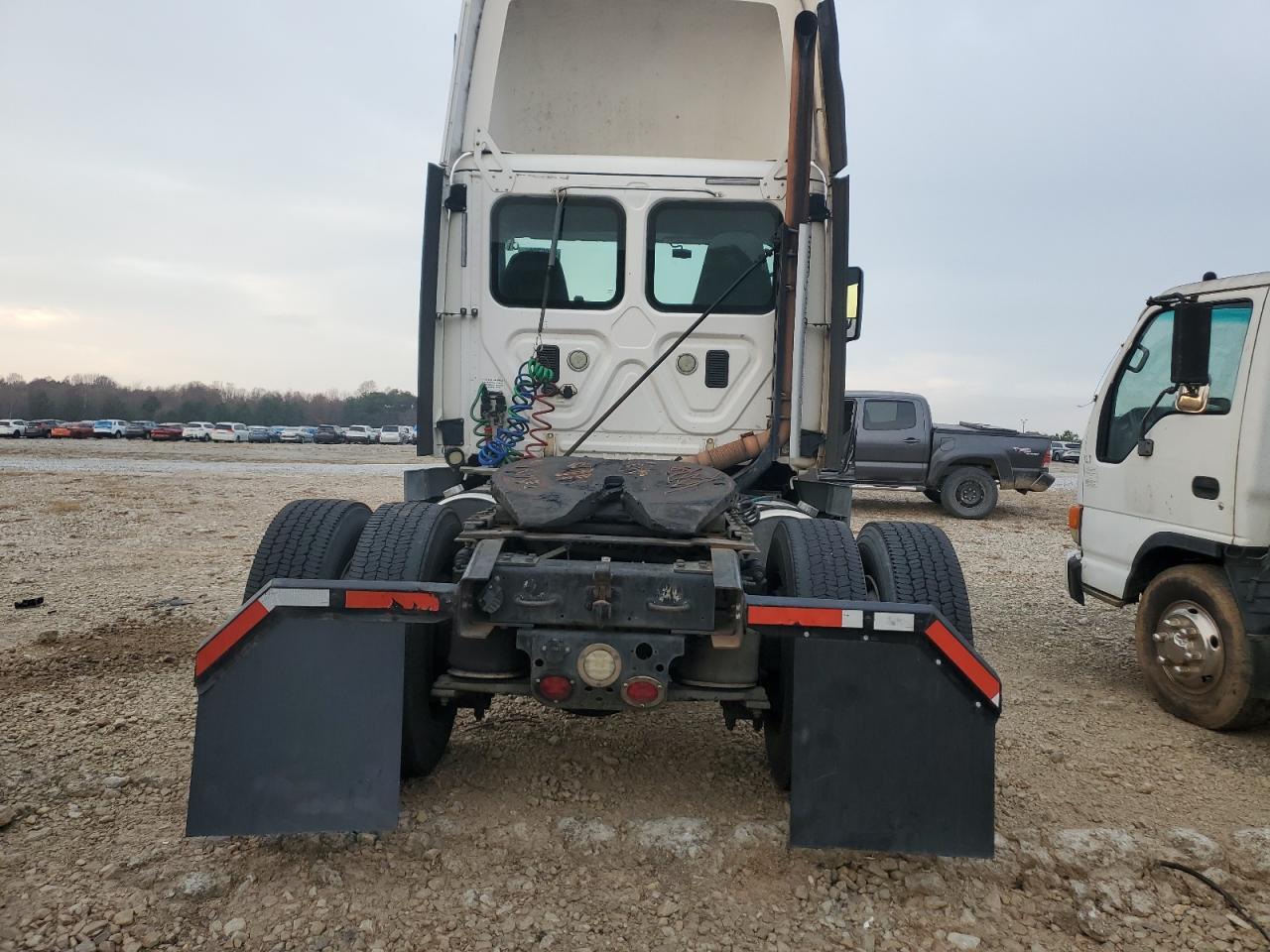 2015 Freightliner Cascadia Semi Truck