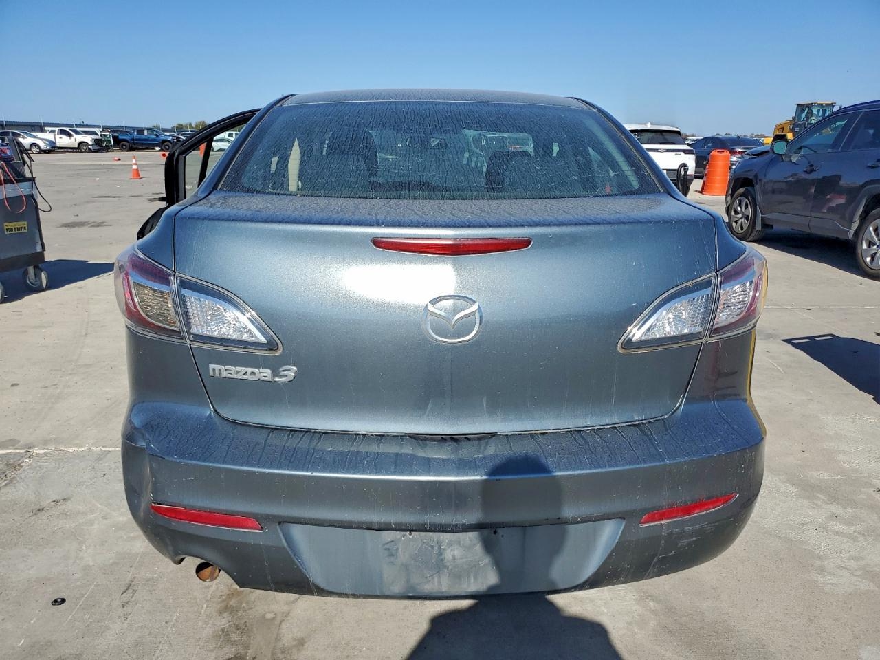 2012 Mazda 3 I