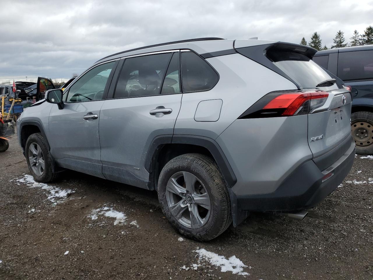 2022 Toyota Rav4 le