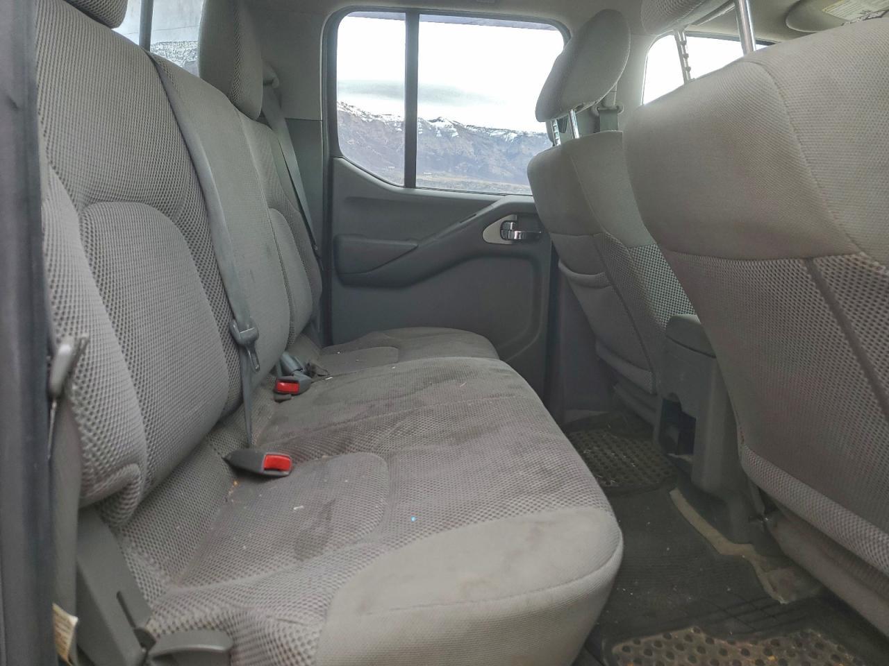 2016 Nissan Frontier s