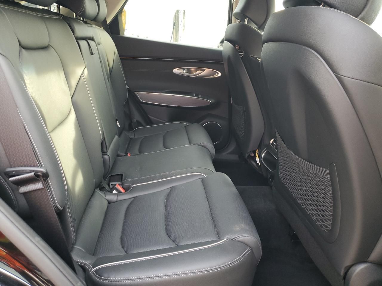 2024 Genesis GV70 Base