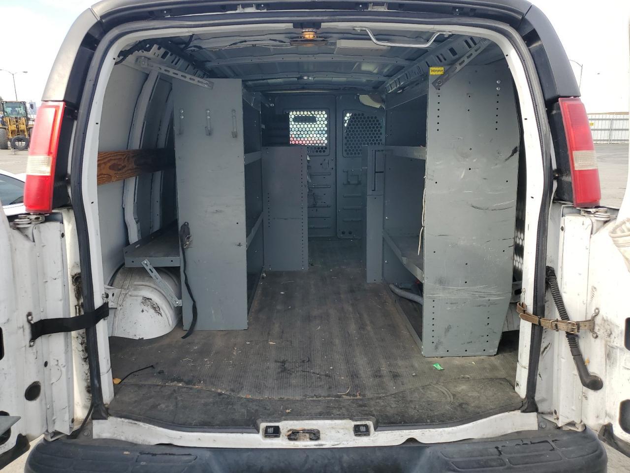 2013 Chevrolet Express G2500 Delivery Van