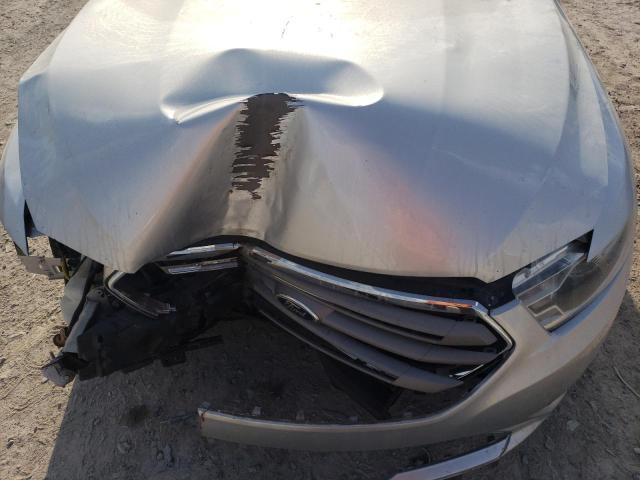 2015 Ford Taurus se