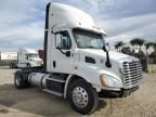 2014 Freightliner Cascadia Semi Truck