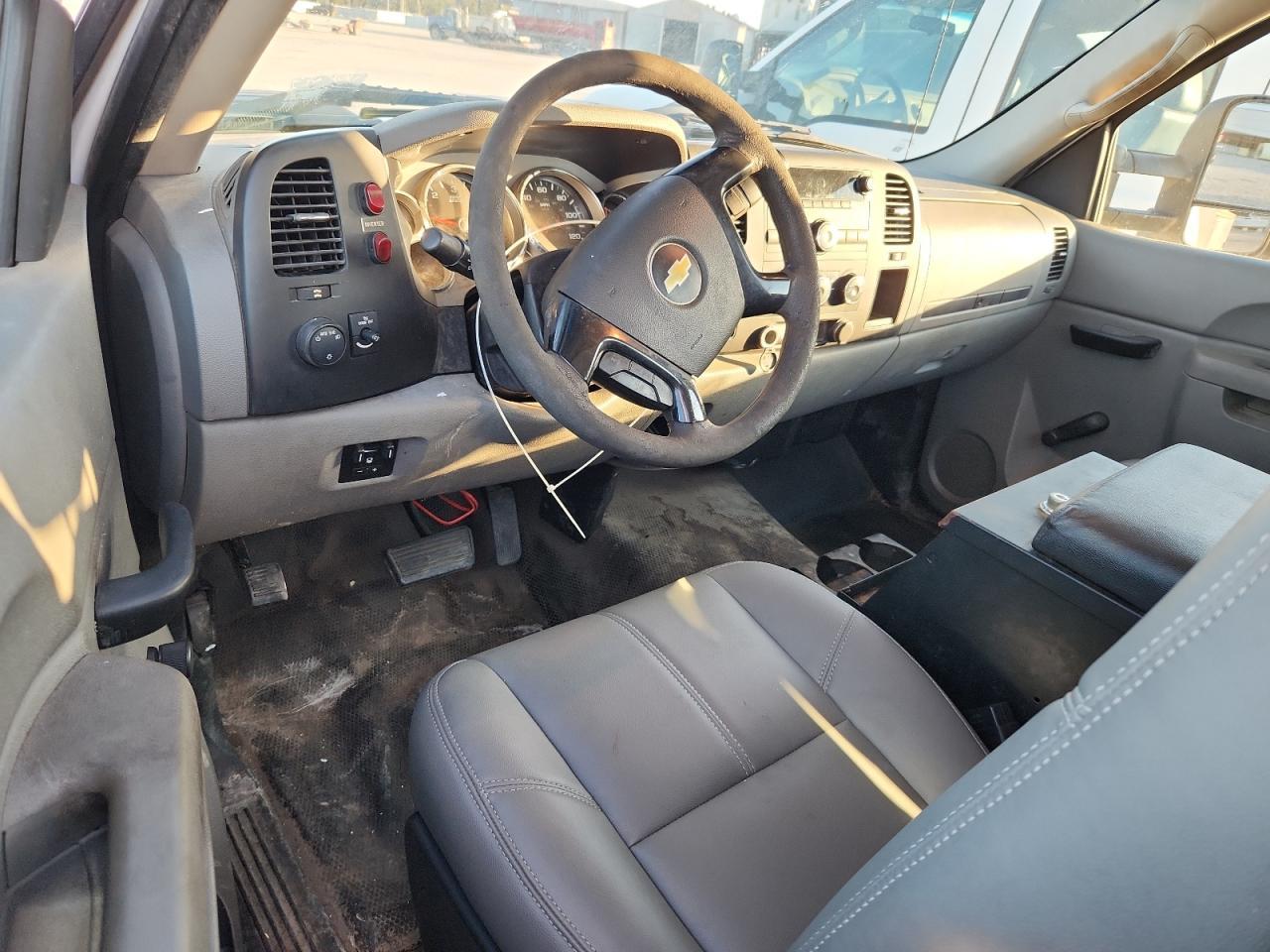 2013 Chevrolet Silverado Utility / Service Truck