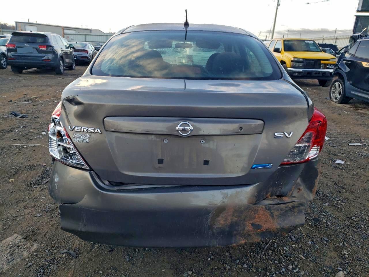 2012 Nissan Versa s