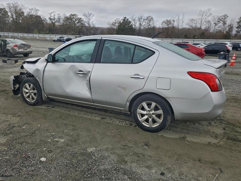 2013 Nissan Versa 1.6 s