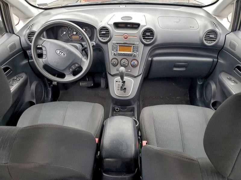 2009 KIA Rondo Base