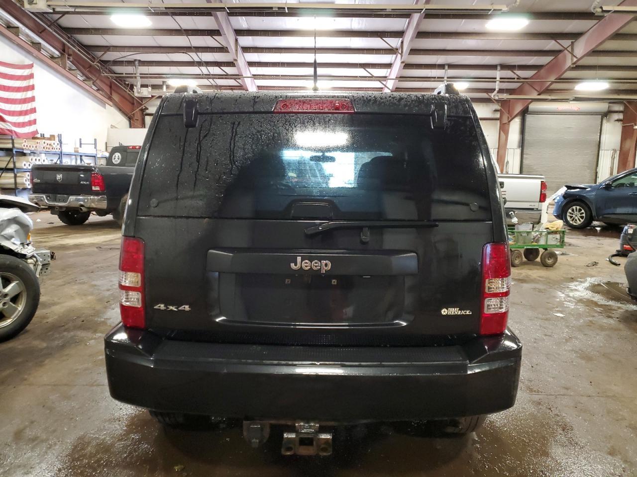 2011 Jeep Liberty jet