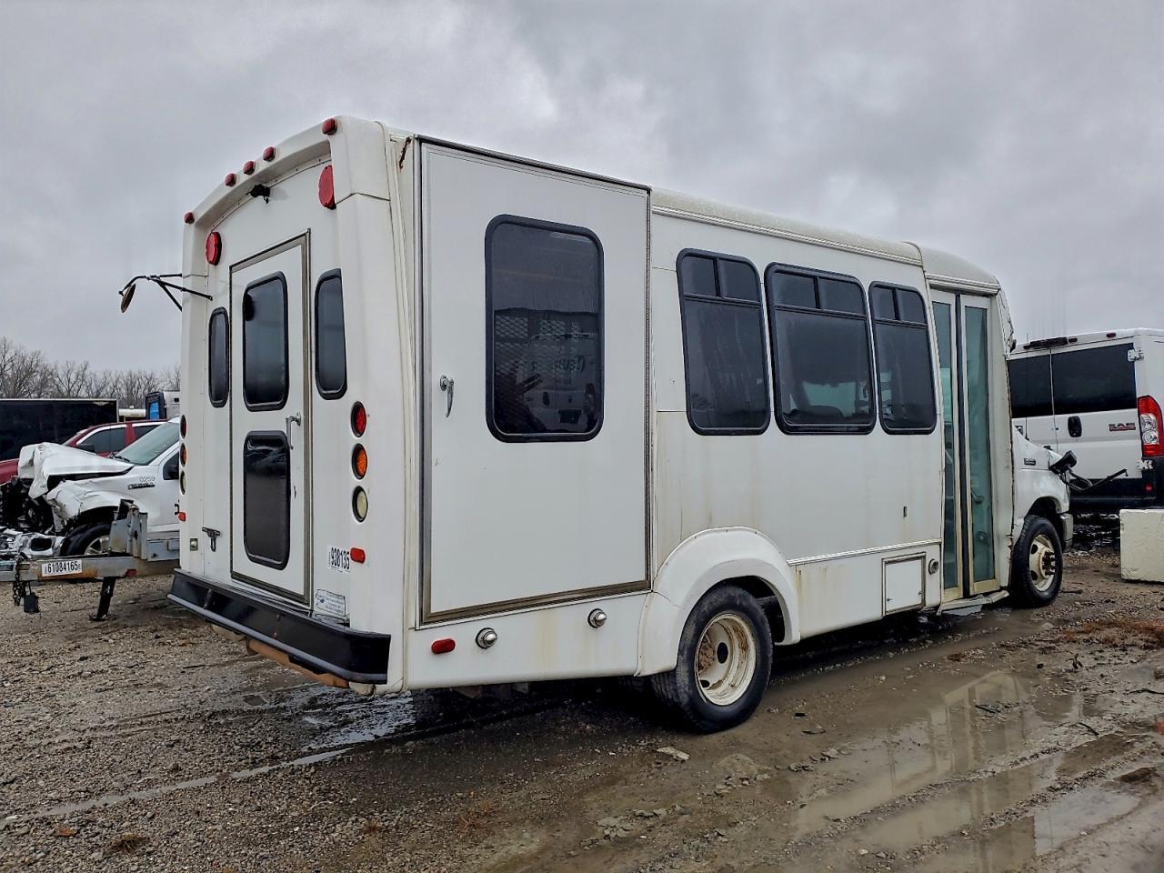 2016 Ford E450 Shuttle Bus