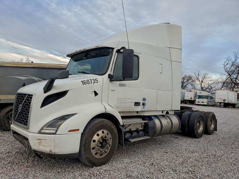 2020 Volvo VNR Semi Truck