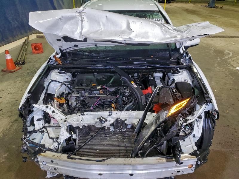 2024 Toyota Camry le