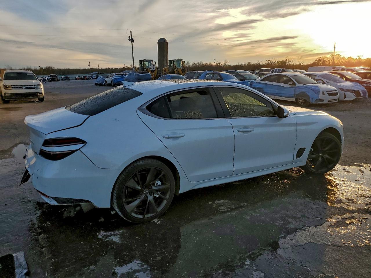 2022 Genesis G70 Base