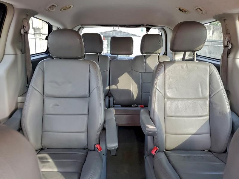 2012 Volkswagen Routan s