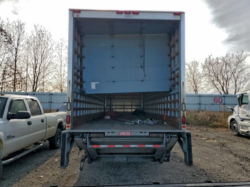 2016 Freightliner Business Class M2 BOX Truck