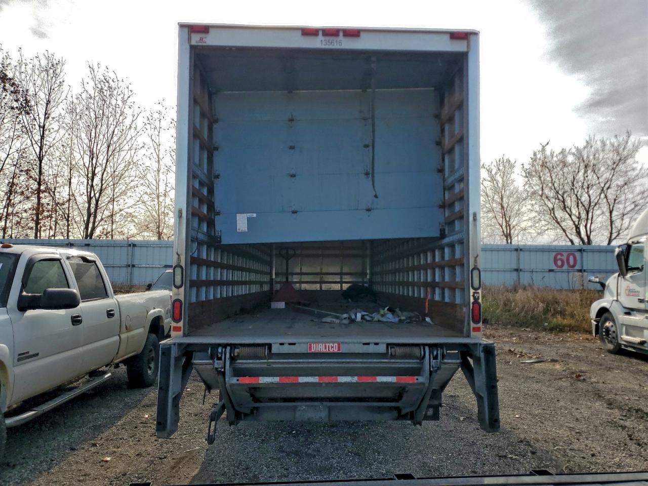 2016 Freightliner Business Class M2 BOX Truck