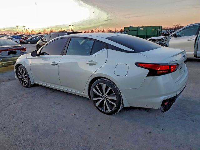 2020 Nissan Altima sr