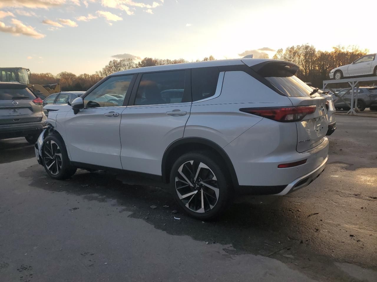 2023 Mitsubishi Outlander se