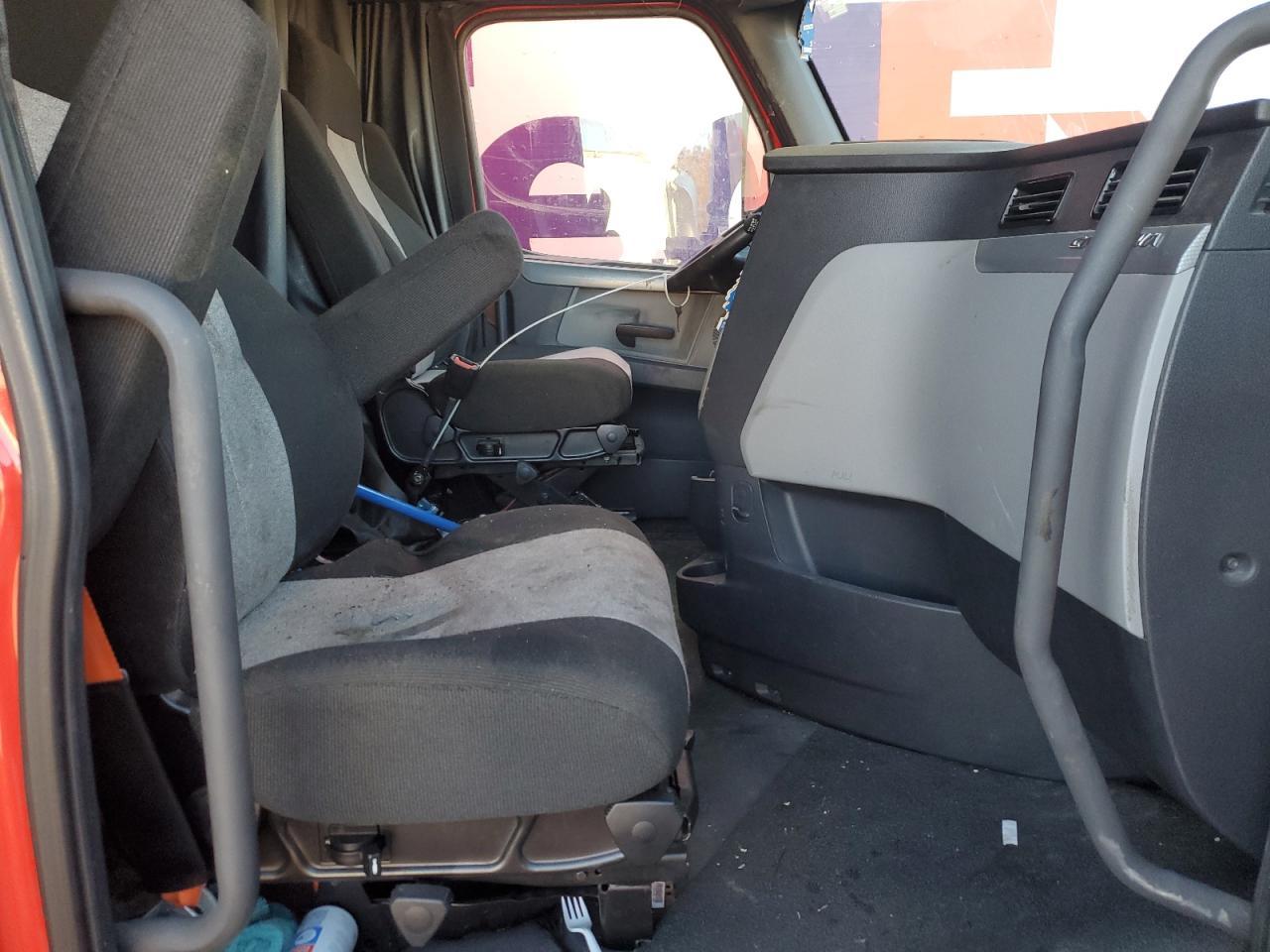 2021 Freigliner 2021 Freightliner Cascadia 126 Semi Truck