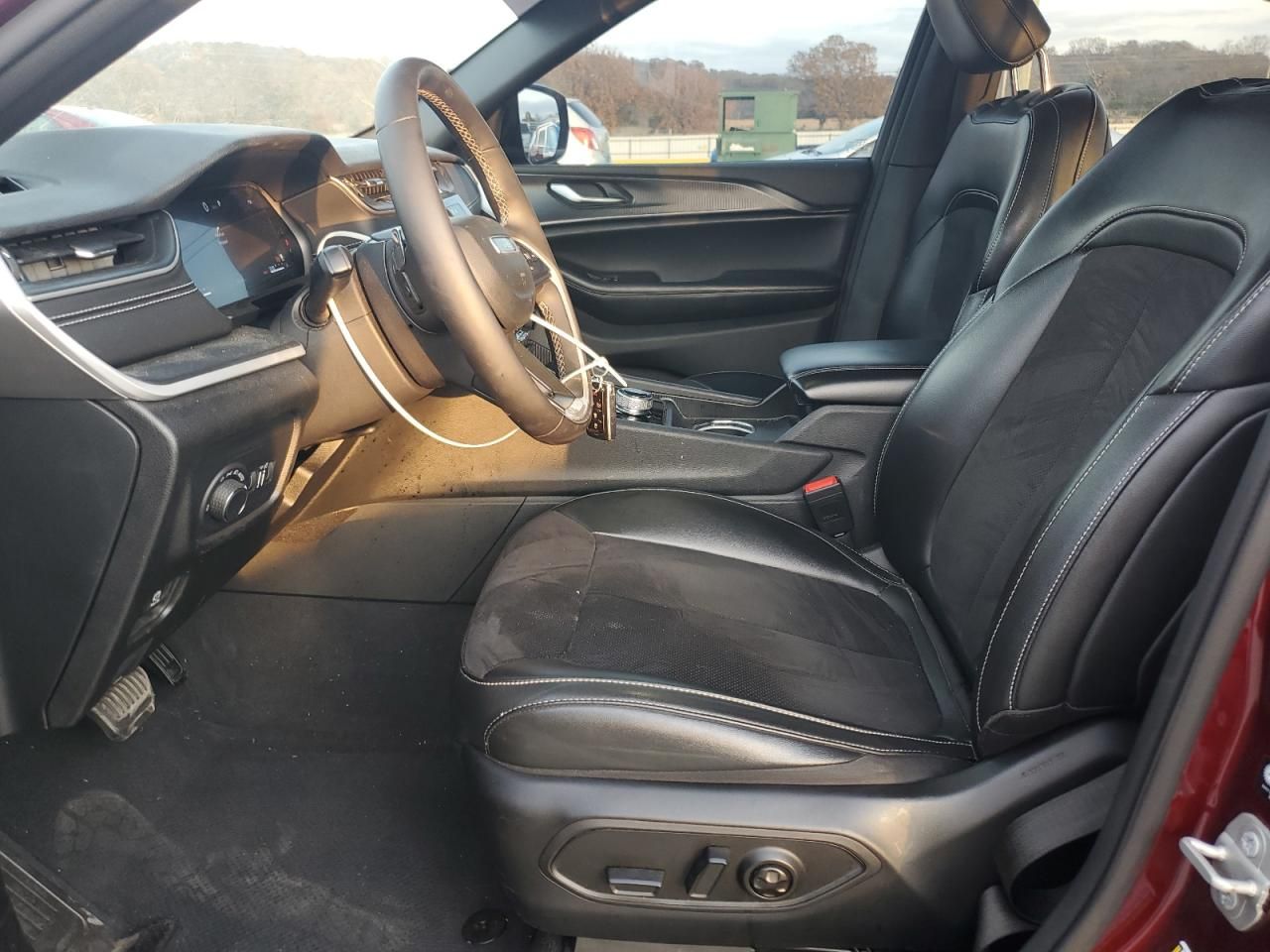 2023 Jeep Grand Cherokee Laredo