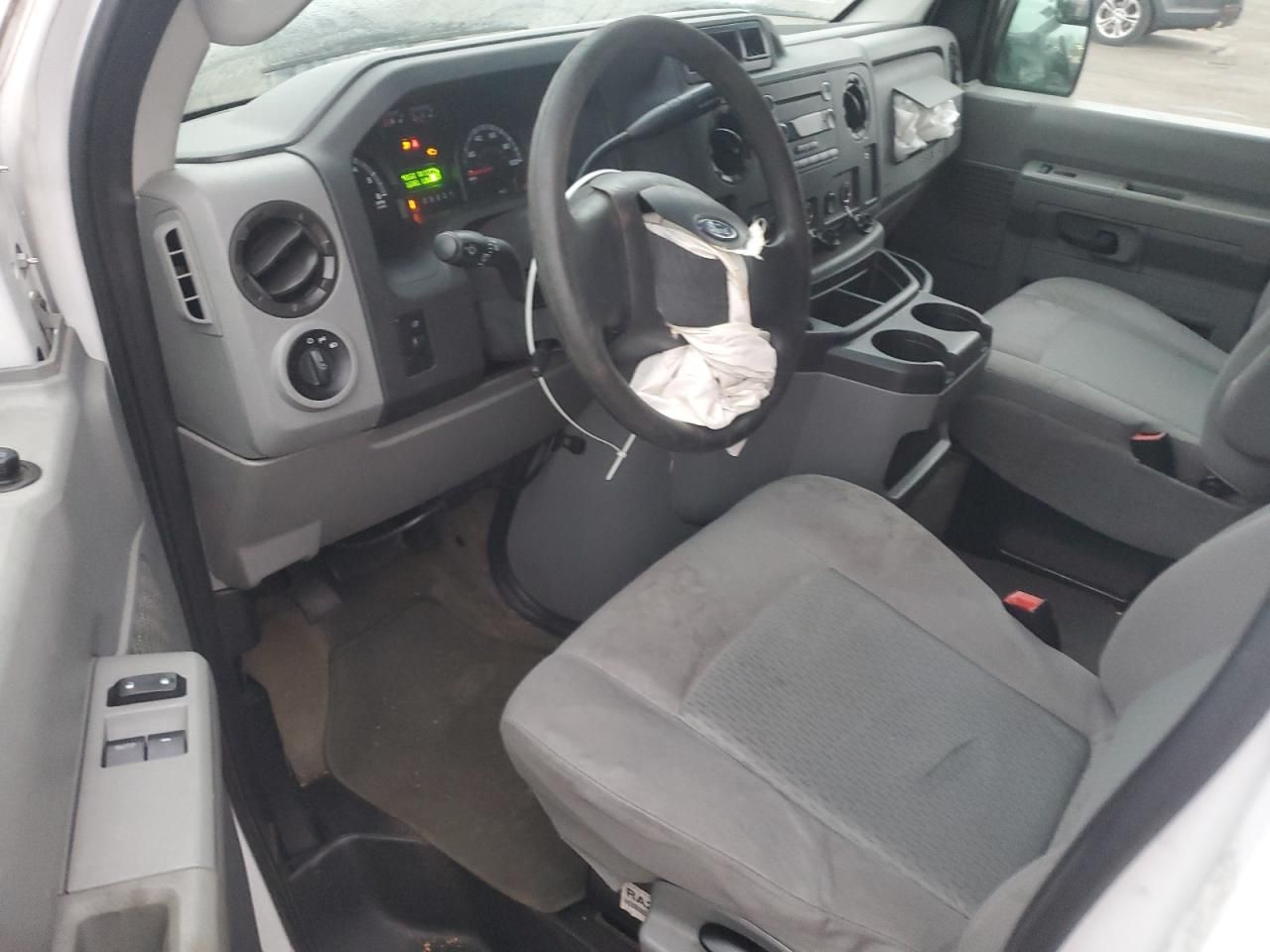 2014 Ford Econoline E350 Super Duty Wagon