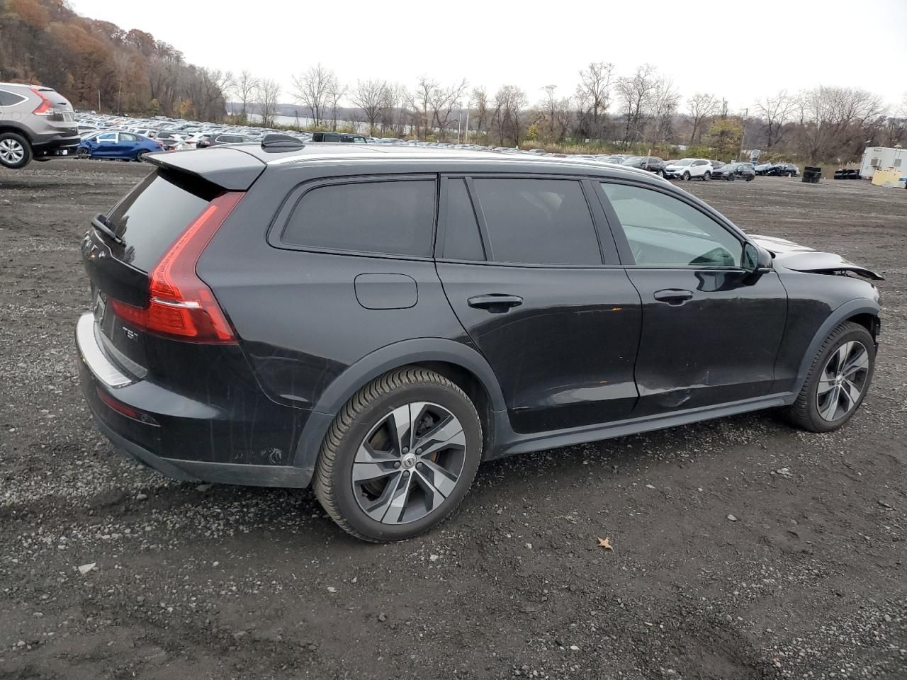 2020 Volvo V60 Cross Country T5 Momentum