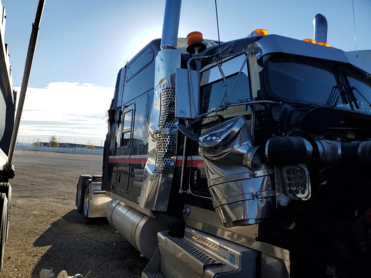 2022 Kenworth W900 Semi Truck