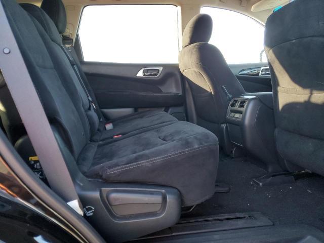 2016 Nissan Pathfinder s