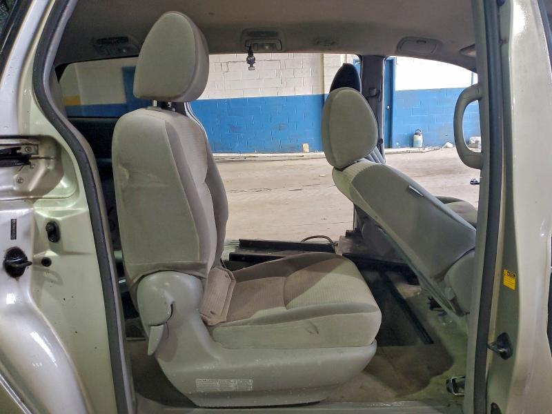 2010 Toyota Sienna le 8-passenger