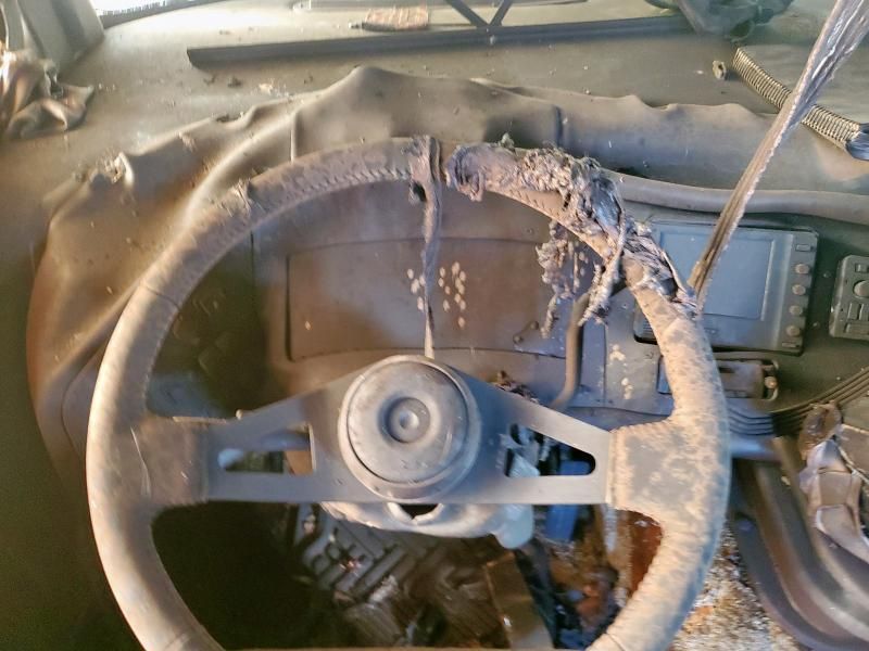 2006 Tiffen 2006 Workhorse Custom Chassis Motorhome Chassis W2