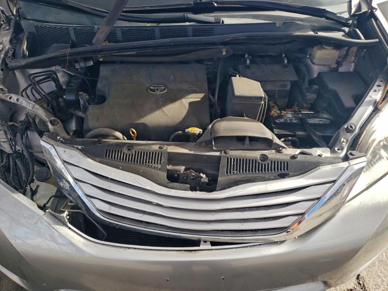 2016 Toyota Sienna xle