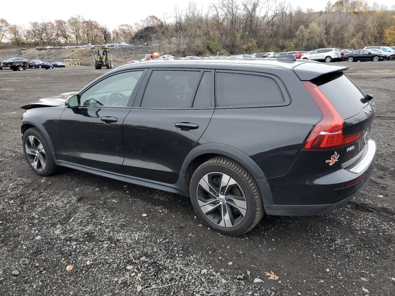 2020 Volvo V60 Cross Country T5 Momentum