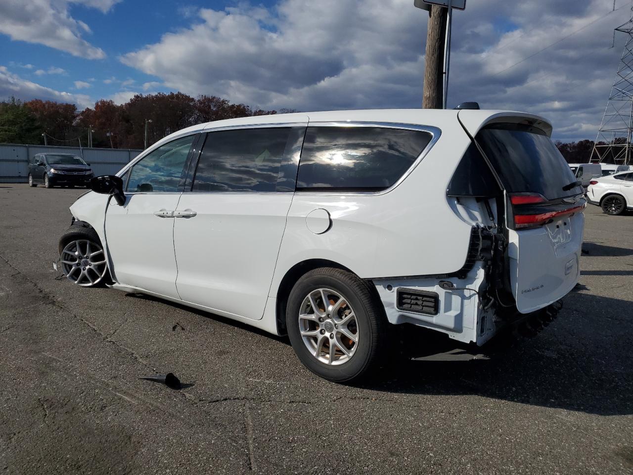 2024 Chrysler Pacifica Touring l