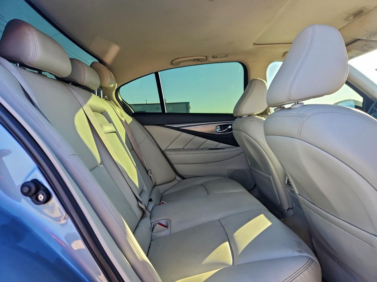 2015 Infiniti Q50 Base