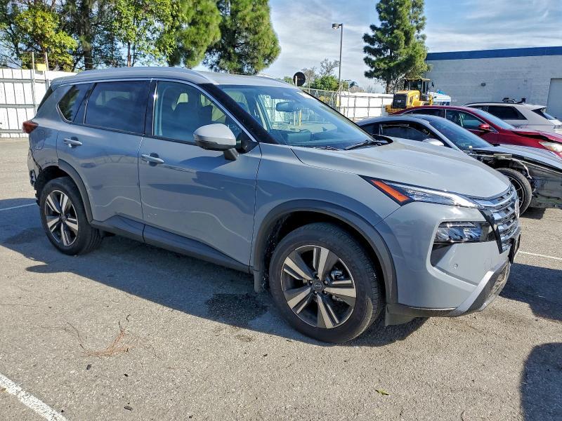 2025 Nissan Rogue sl
