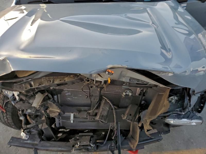 2022 Nissan Frontier s