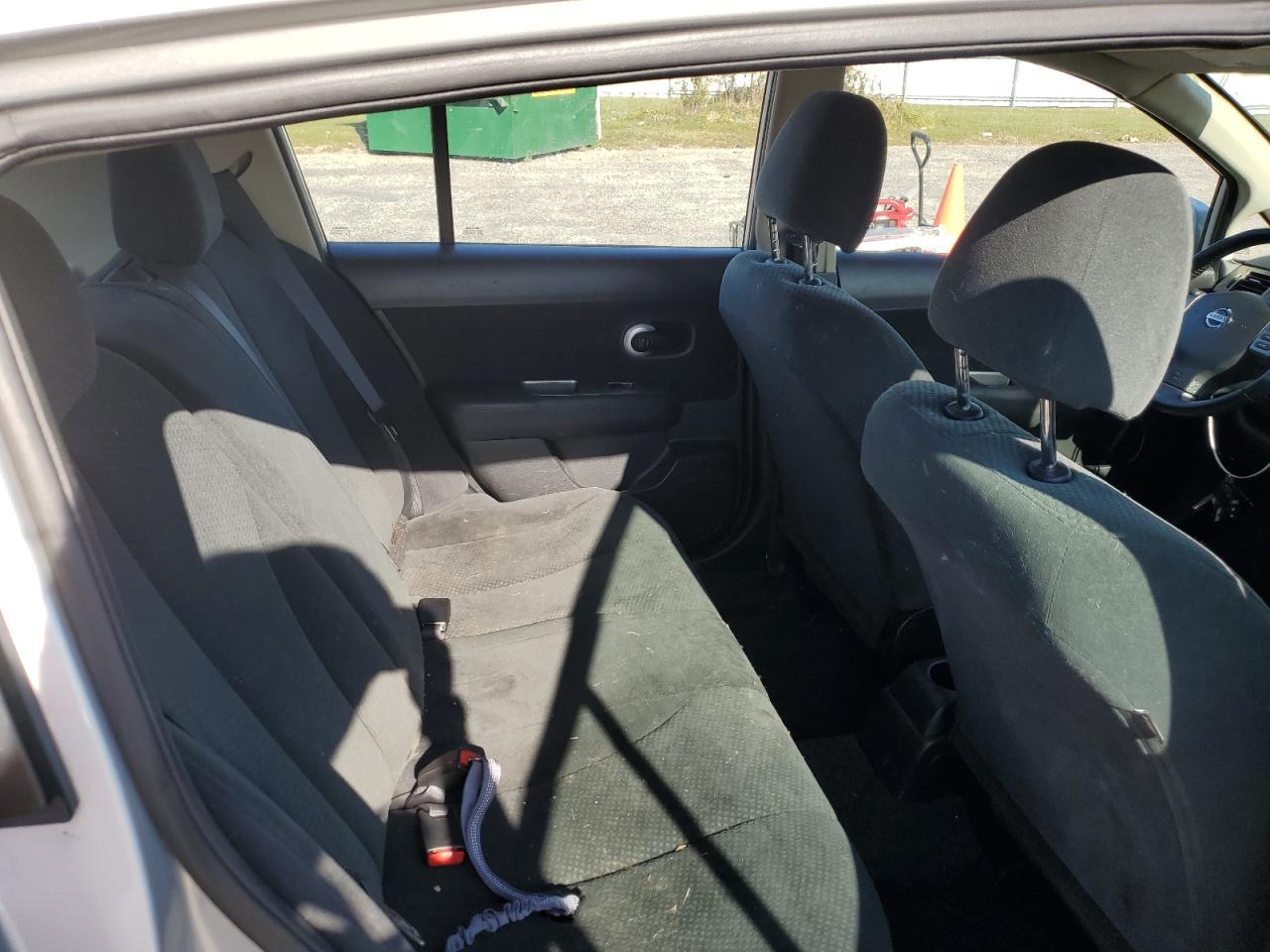 2012 Nissan Versa s