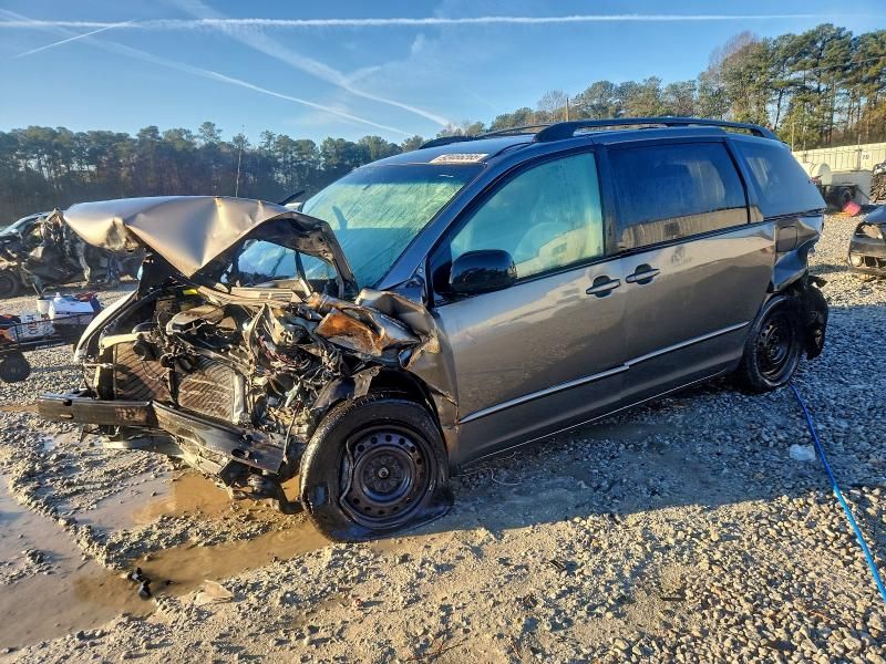 2005 Toyota Sienna ce
