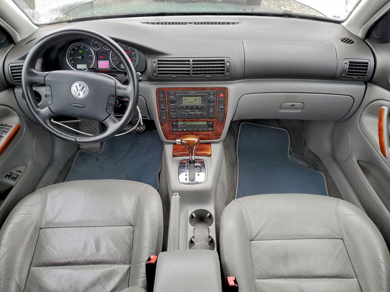 2004 Volkswagen Passat glx