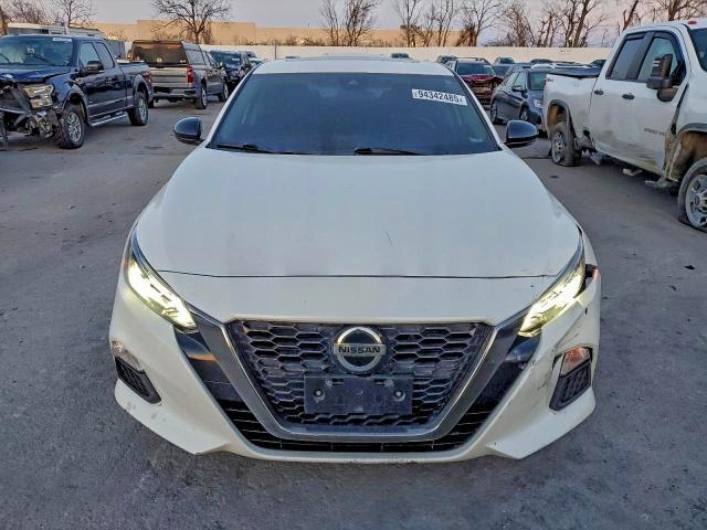 2020 Nissan Altima sr