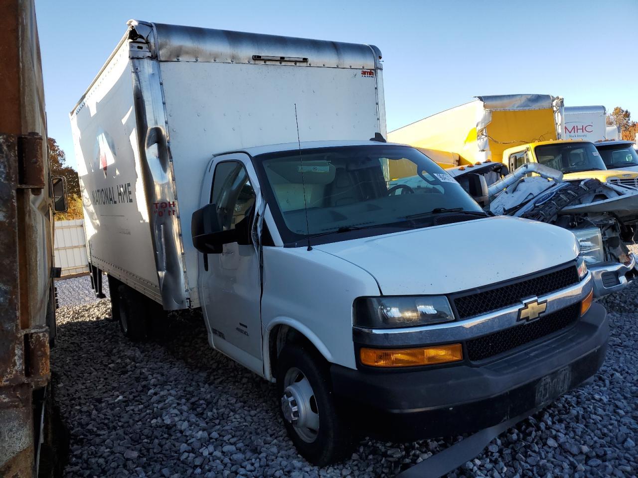 2020 Chev Rolet Express G4500 BOX Truck