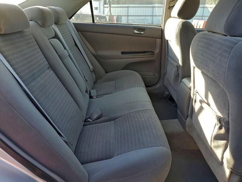 2005 Toyota Camry le