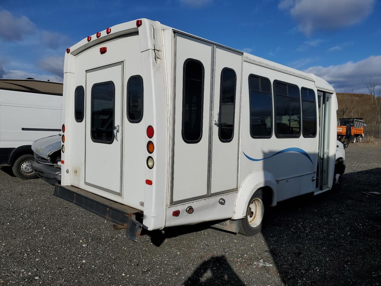 2013 Elkh 2013 Ford E350 Shuttle Bus